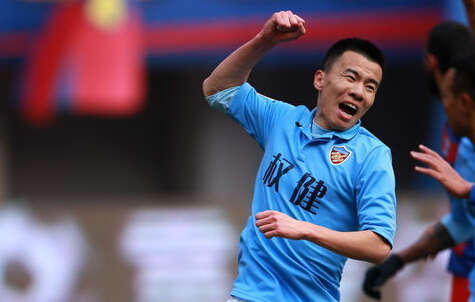 大连超越主场:小胜武汉卓尔，首开纪录的简单介绍