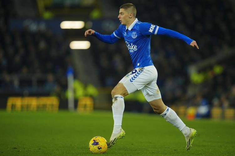 埃弗顿主场击败伯恩茅斯，取得连胜