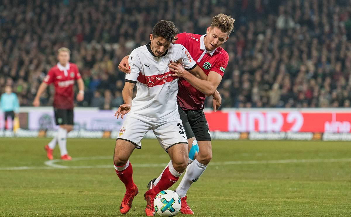 世俱杯决赛-汉诺威战绩起伏不定，球队面临危机