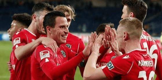 汉诺威战绩起伏不定，球队面临危机