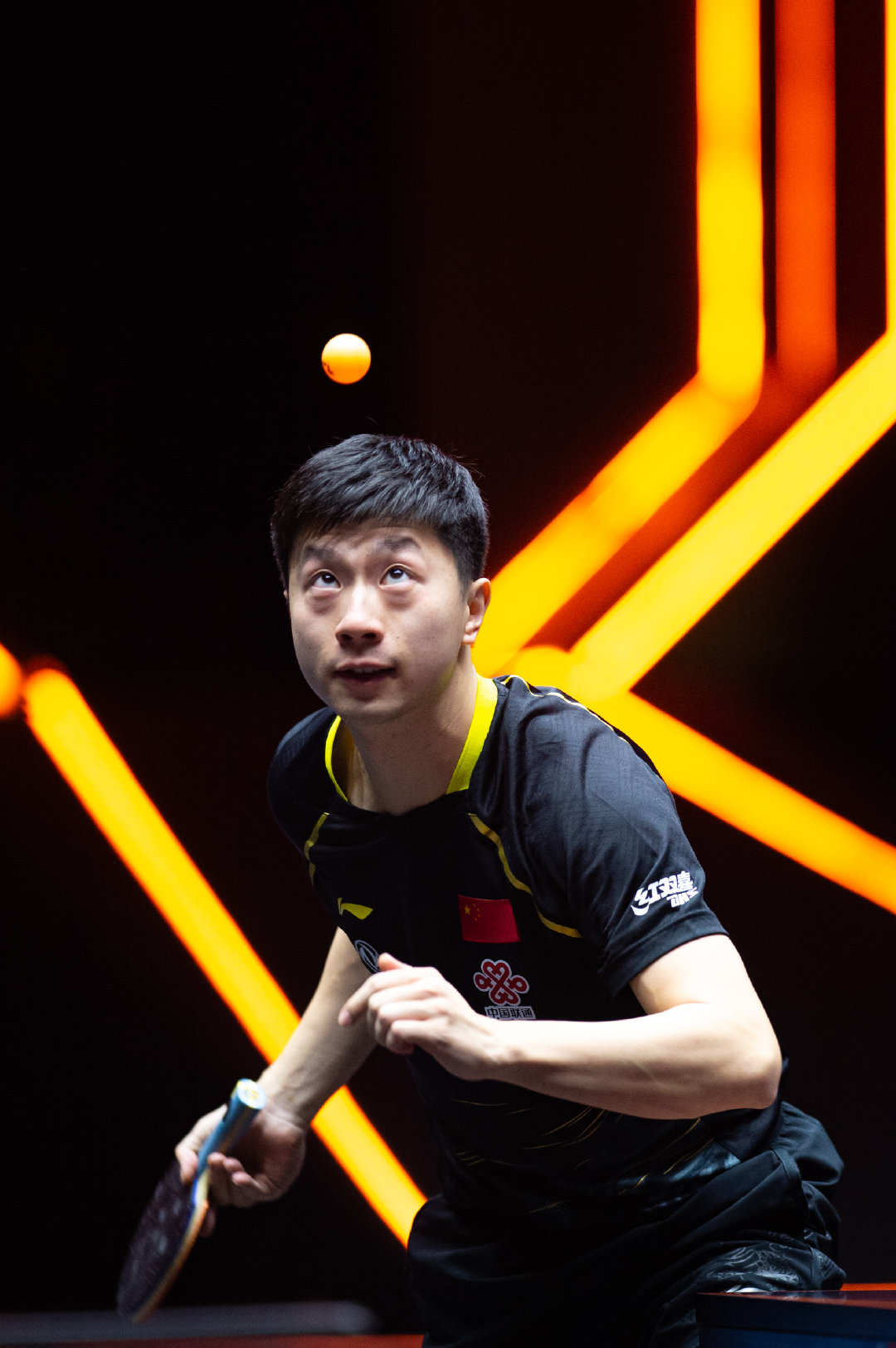 关于精彩瞬间回顾，比赛中的精彩瞬间让球迷陶醉的信息