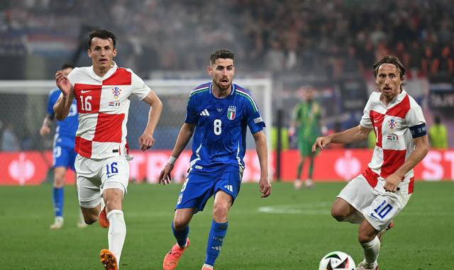 捷克队压倒匈牙利，晋级欧洲杯半决赛