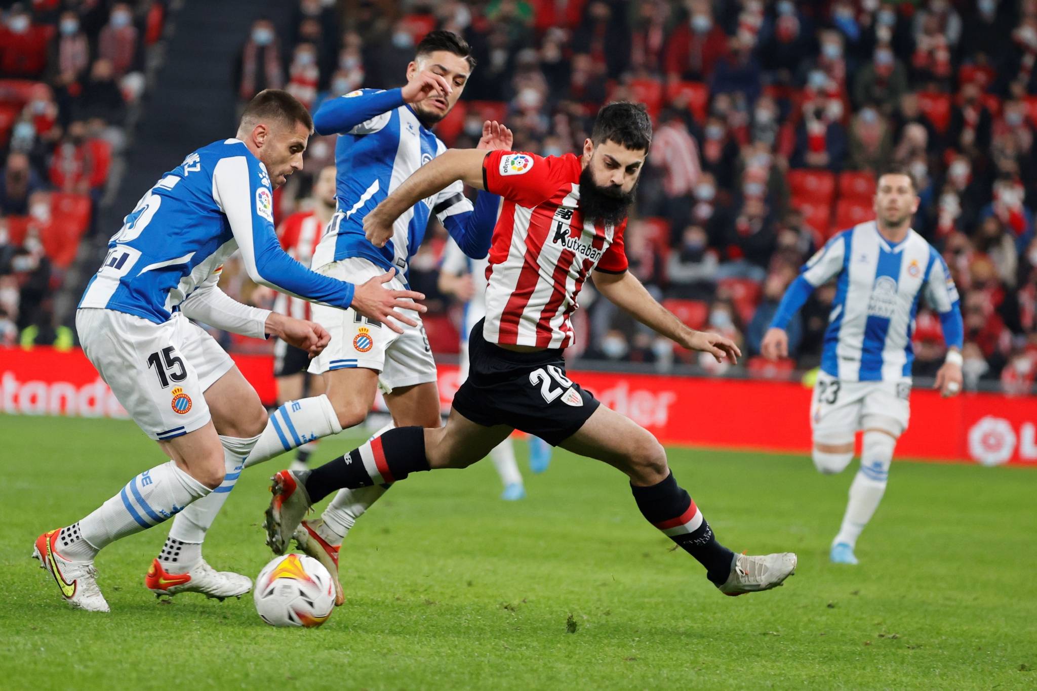 世俱杯分组-巴塞罗那大胜毕尔巴鄂竞技，获得关键胜利的简单介绍