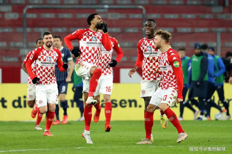 世俱杯决赛-包含弗赖堡客场不敌，欧战希望渺茫的词条