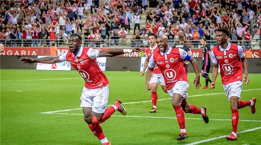 世俱杯-欧塞尔主场战胜特鲁瓦，雄心勃勃