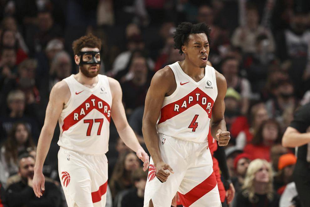 关于开拓者艰难胜出，球队整体发挥出色的信息