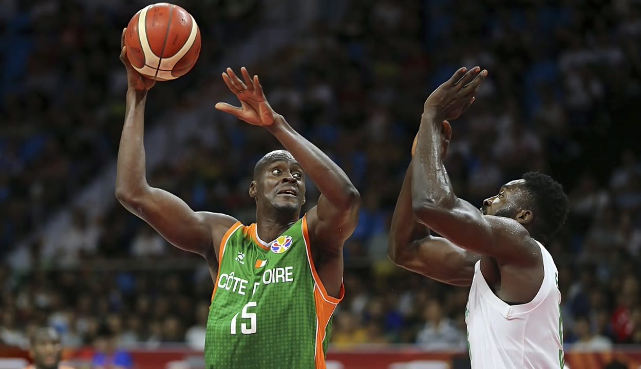 世俱杯分组-尼日利亚篮球队肆虐对手，轻取胜利