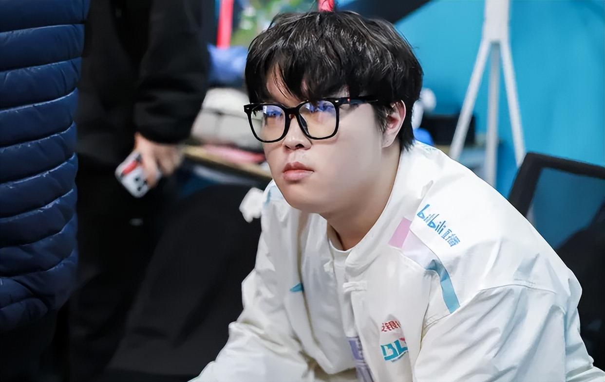 世俱杯2025-WBG轻取BLG，Bin打出惊人五杀激烈交锋半决赛，锁定晋级资格