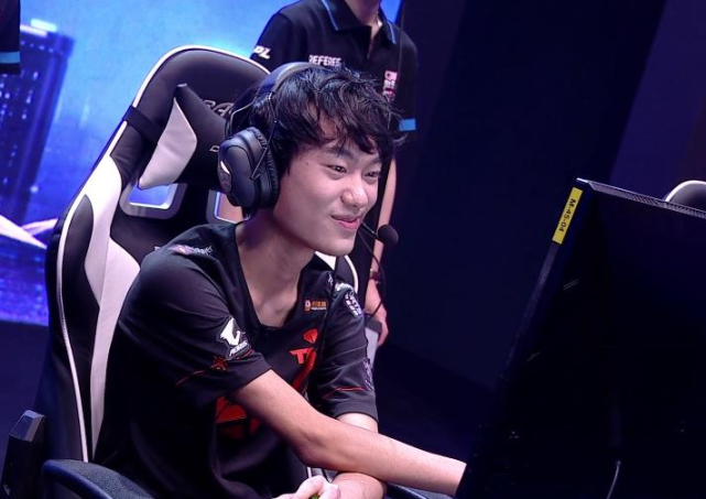 世俱杯-DK鏖战NS，Knight操刀奇招英雄翻盘顶尖较量八强赛，锁定晋级资格