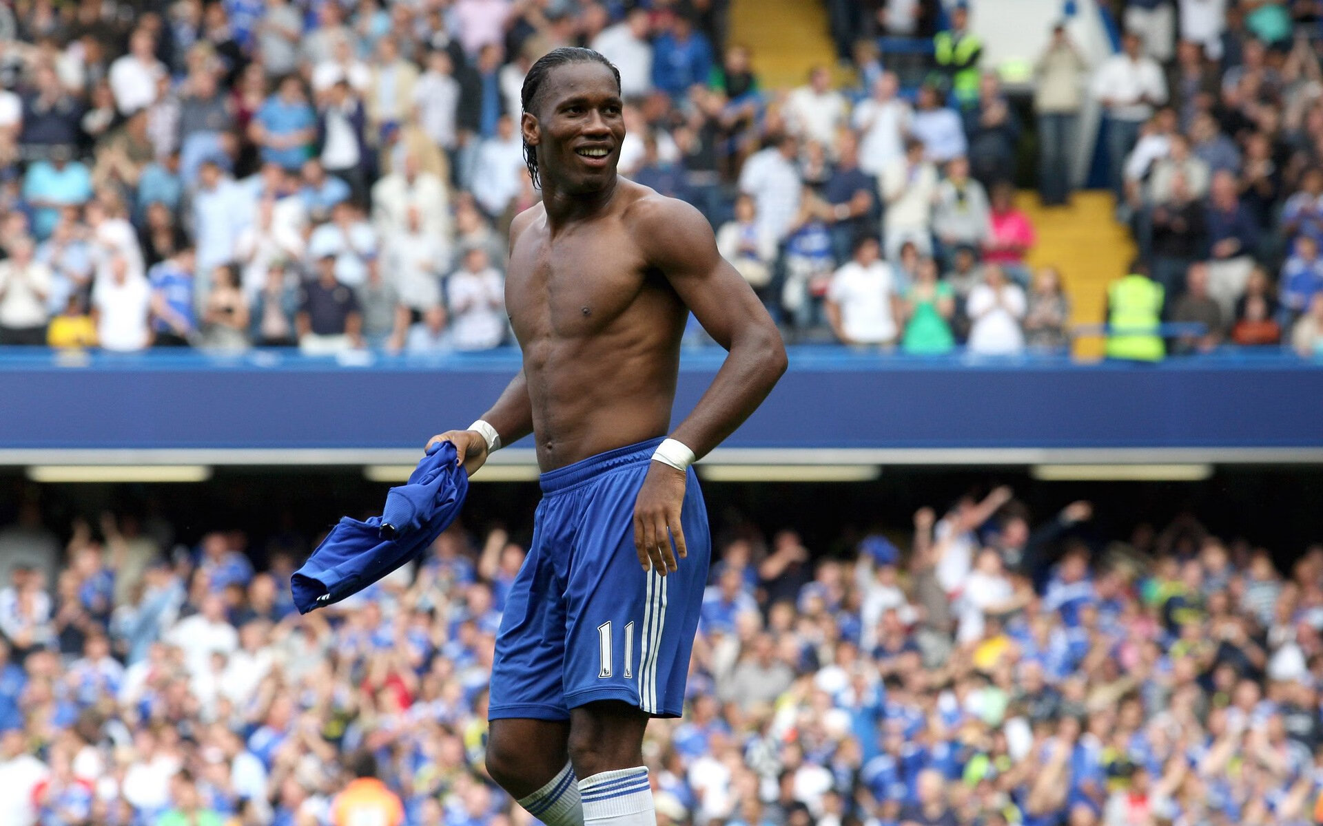 世俱杯改制-王权更迭之夜，当利拉德以三分雨重塑国王与公牛的千年隐喻